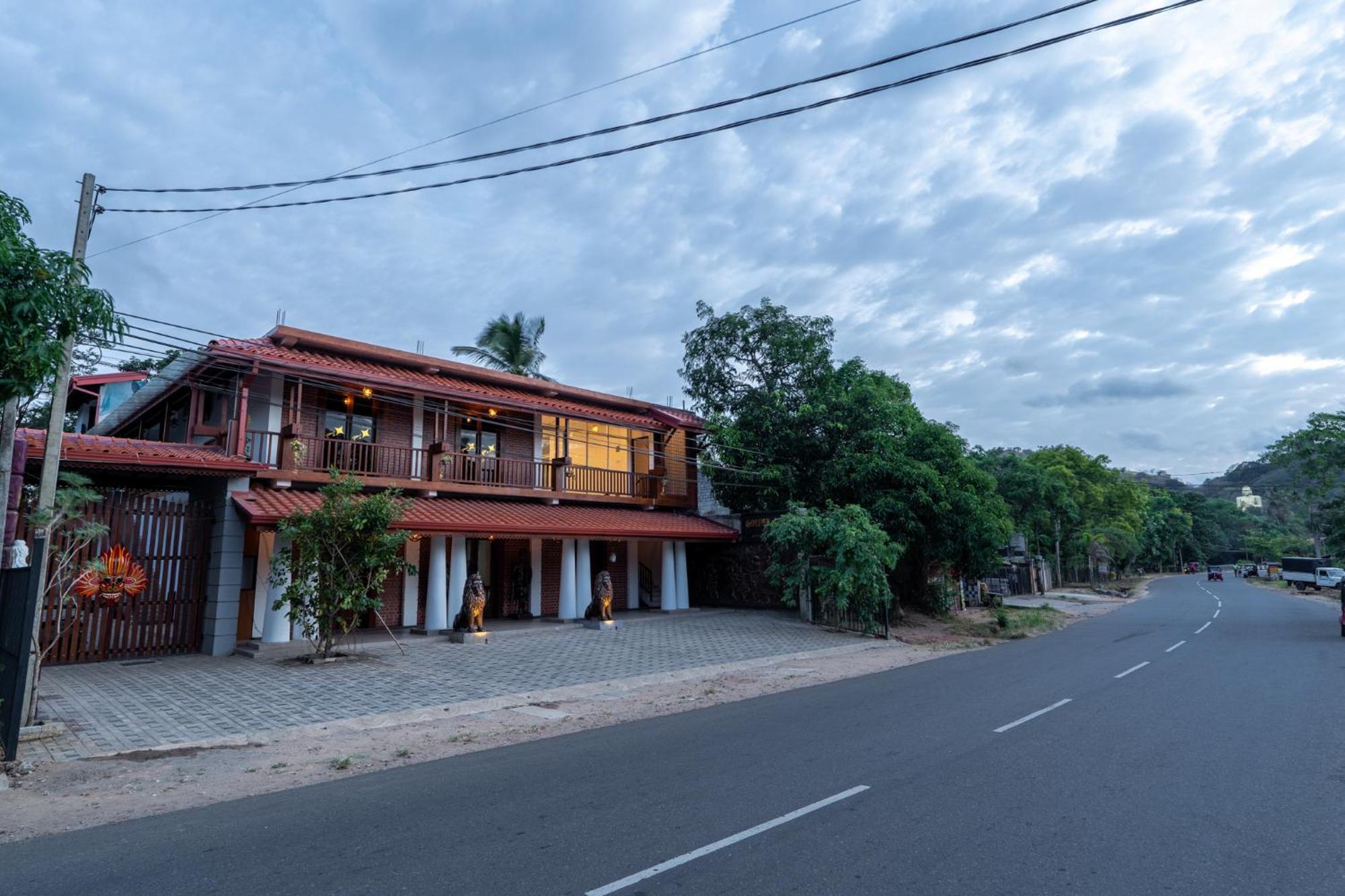 Golden Stars Hotel Dambulla Extérieur photo